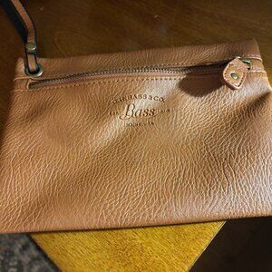 G.H. Bass & Co. Tan Brown Leather Wristlet Purse Bag New